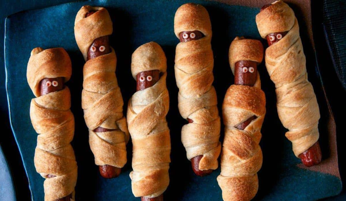 Halloween Snack Ideas: Mummy Hotdogs