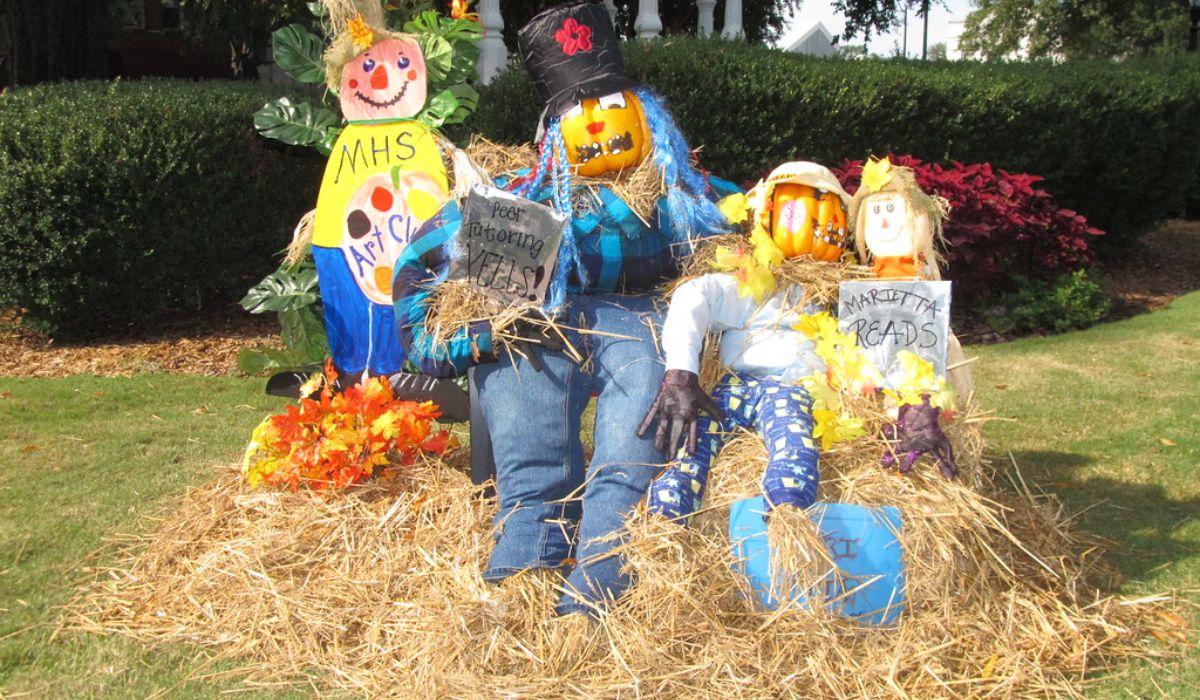 DIY Halloween scarecrow decorarion
